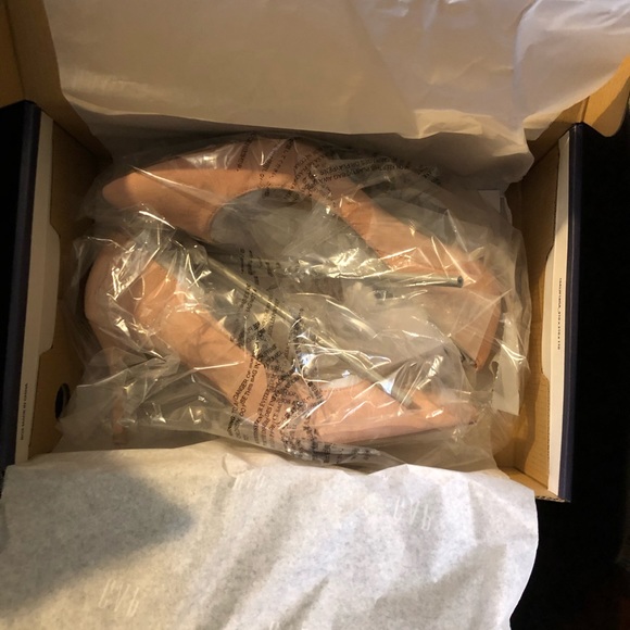 Gap soft pink suede heels size 9 - Picture 2 of 6